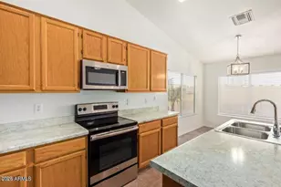 6585 N 77th Dr, Glendale, AZ 85303 - Photo 16