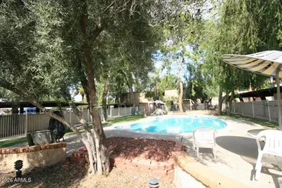 1302 E Maryland Avenue #5, Phoenix, AZ 85014 - Photo 2