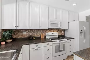 10006 W Deanita Ln, Sun City, AZ 85351 - Photo 10