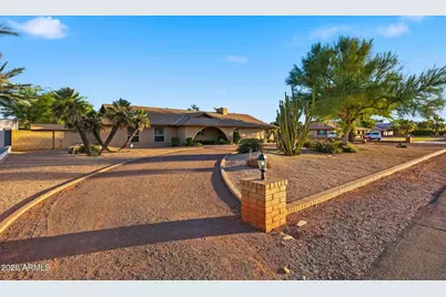 7417 W Grovers Avenue, Glendale, AZ 85308 - Photo 2