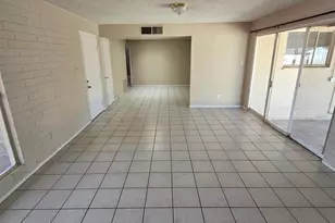 5717 W Heatherbrae Dr, Phoenix, AZ 85031 - Photo 2