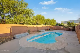 25645 W Blue Sky Dr, Wittmann, AZ 85361 - Photo 2