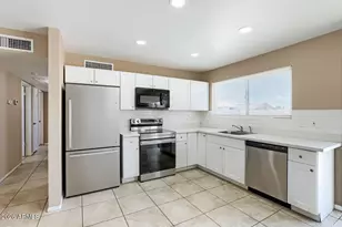 4526 E Burgess Ln, Phoenix, AZ 85042 - Photo 12