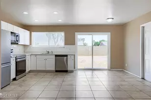 4526 E Burgess Ln, Phoenix, AZ 85042 - Photo 10