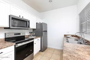 11333 N 92nd St, Scottsdale, AZ 85260 - Photo 8