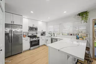1733 E Ellis Dr, Tempe, AZ 85282 - Photo 8