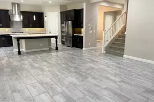 4638 E Navigator Ln, Phoenix, AZ 85050 - Photo 8