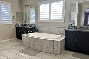 4638 E Navigator Ln, Phoenix, AZ 85050 - Photo 10