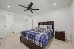 10325 N 95th Dr, Peoria, AZ 85345 - Photo 14