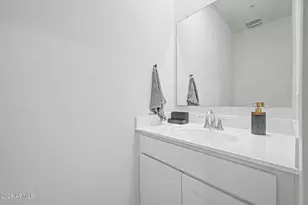 2162 W Harmont Dr, Phoenix, AZ 85021 - Photo 16