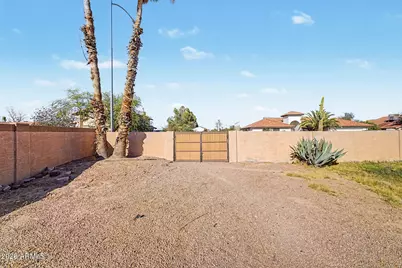 562 E Hackamore Street, Mesa, AZ 85203 - Photo 40