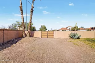 562 E Hackamore St, Mesa, AZ 85203 - Photo 40