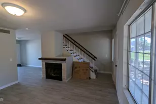 860 N McQueen Rd, Chandler, AZ 85225 - Photo 2