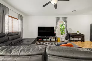 13381 N 87th Ln, Peoria, AZ 85381 - Photo 10