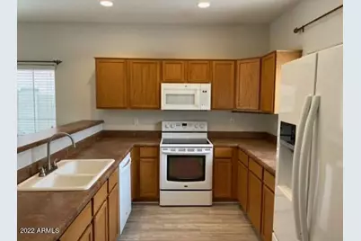 553 E San Carlos Way, Chandler, AZ 85249 - Photo 4