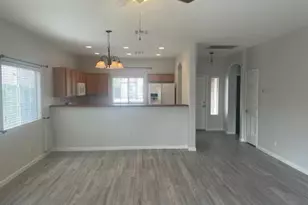 553 E San Carlos Way, Chandler, AZ 85249 - Photo 2