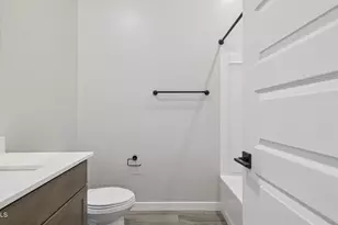 2558 W Satinwood Dr, Phoenix, AZ 85045 - Photo 10