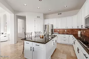 3335 W Carriage Dr, Phoenix, AZ 85086 - Photo 6