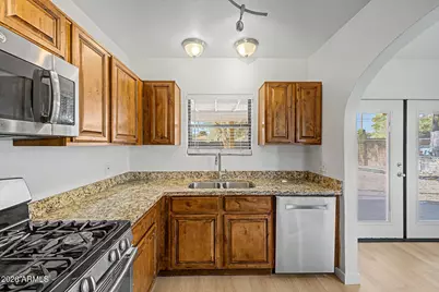 156 W Highland Avenue, Phoenix, AZ 85013 - Photo 6
