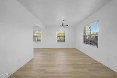 156 W Highland Avenue, Phoenix, AZ 85013 - Photo 2