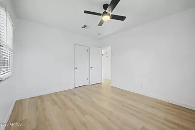 156 W Highland Avenue, Phoenix, AZ 85013 - Photo 8