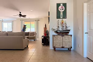 10156 W Golden Ln, Peoria, AZ 85345 - Photo 12