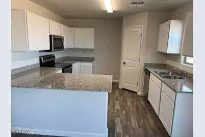 241 S Apache Avenue, Eloy, AZ 85131 - Photo 4