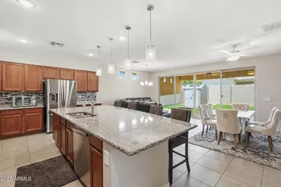 15216 W McKinley Street, Goodyear, AZ 85338 - Photo 4