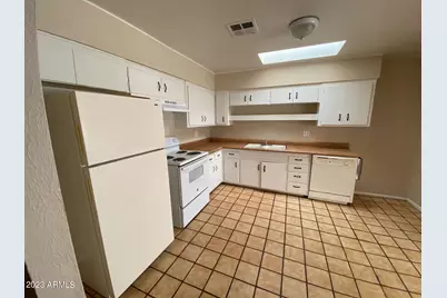 4251 W Keim Drive, Phoenix, AZ 85019 - Photo 8