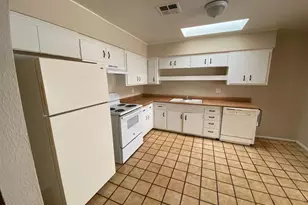 4251 W Keim Dr, Phoenix, AZ 85019 - Photo 8