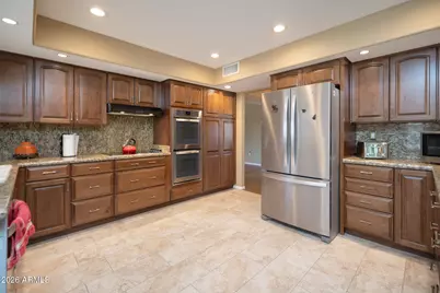 10506 W Edgewood Drive, Sun City, AZ 85351 - Photo 14