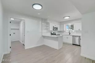 687 N Jackson St, Chandler, AZ 85225 - Photo 10