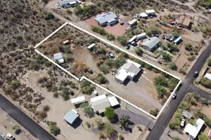 33651 S Topaz Rd, Black Canyon City, AZ 85324 - Photo 10