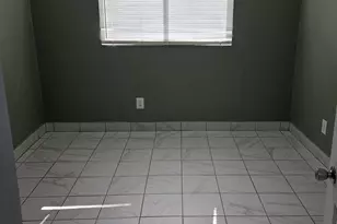 725 W Southgate Ave W, Phoenix, AZ 85041 - Photo 10