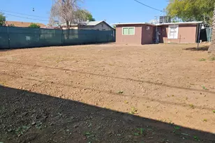 725 W Southgate Ave W, Phoenix, AZ 85041 - Photo 14