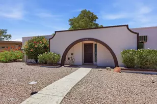3217 E Malapai Dr, Phoenix, AZ 85028 - Photo 8