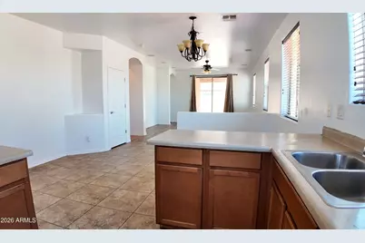 2618 W Gary Way, Phoenix, AZ 85041 - Photo 8