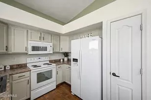 35654 N Murray Grey Dr, San Tan Valley, AZ 85143 - Photo 10