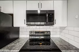 1449 E Highland Ave, Phoenix, AZ 85014 - Photo 8