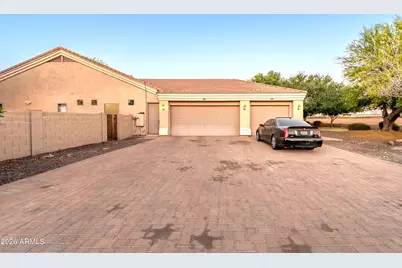 2311 N 104th Drive, Avondale, AZ 85392 - Photo 12