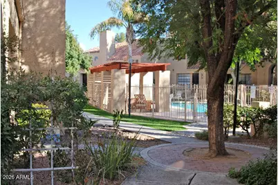 1025 E Highland Avenue #Unit 12, Phoenix, AZ 85014 - Photo 1