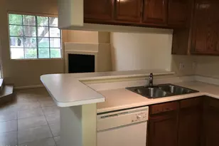 1025 E Highland Ave, Phoenix, AZ 85014 - Photo 8