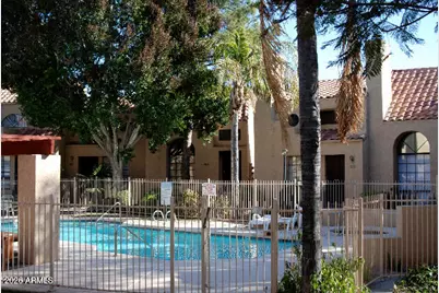 1025 E Highland Avenue #Unit 12, Phoenix, AZ 85014 - Photo 4