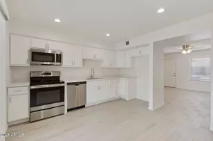 3316 E Helena Dr, Phoenix, AZ 85032 - Photo 4