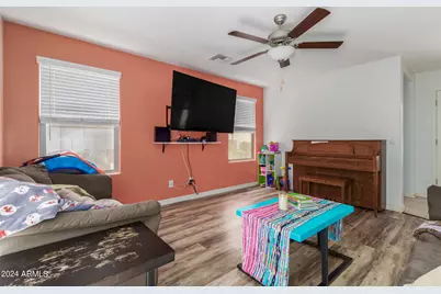 8216 W Albeniz Place, Phoenix, AZ 85043 - Photo 4
