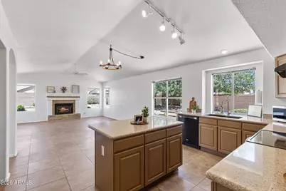 8832 W Betty Elyse Lane, Peoria, AZ 85382 - Photo 22