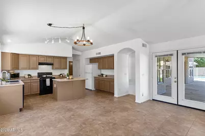 8832 W Betty Elyse Lane, Peoria, AZ 85382 - Photo 26