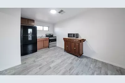 1108 S 33rd Avenue #Apt 3, Phoenix, AZ 85009 - Photo 2