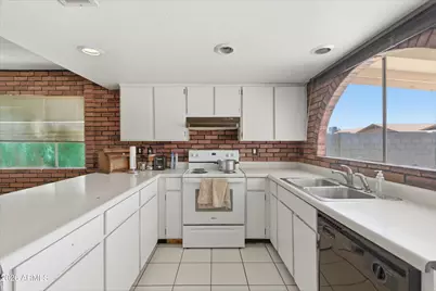 4401 W Turquoise Avenue, Glendale, AZ 85302 - Photo 8
