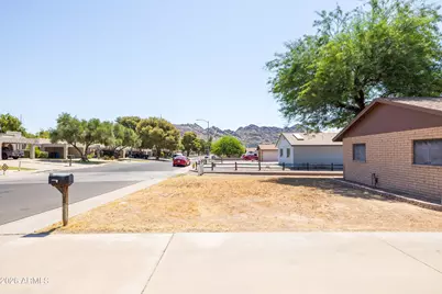 1025 E Cheryl Drive, Phoenix, AZ 85020 - Photo 12